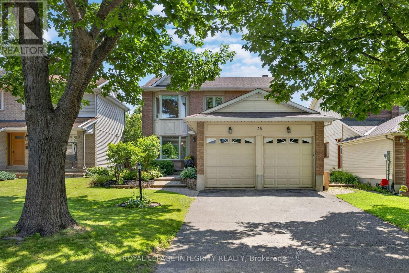 38 PEBBLE CREEK CRESCENT, Ottawa