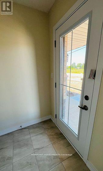 125 Melody Lane, Thorold, Ontario L3B 5N5 - Photo 2 - X13544490
