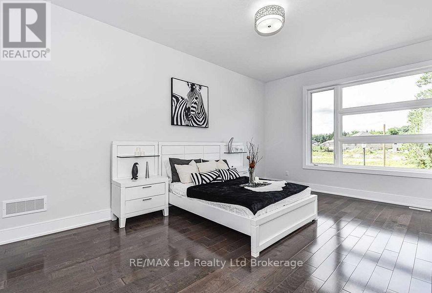 421 Somme Street, Woodstock, Ontario  N4T 0K3 - Photo 13 - X13536888