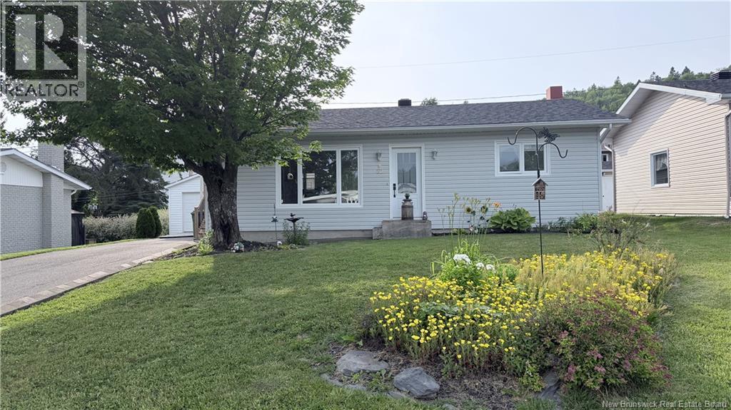 52 Emile Simard Avenue Unit# ave, Edmundston