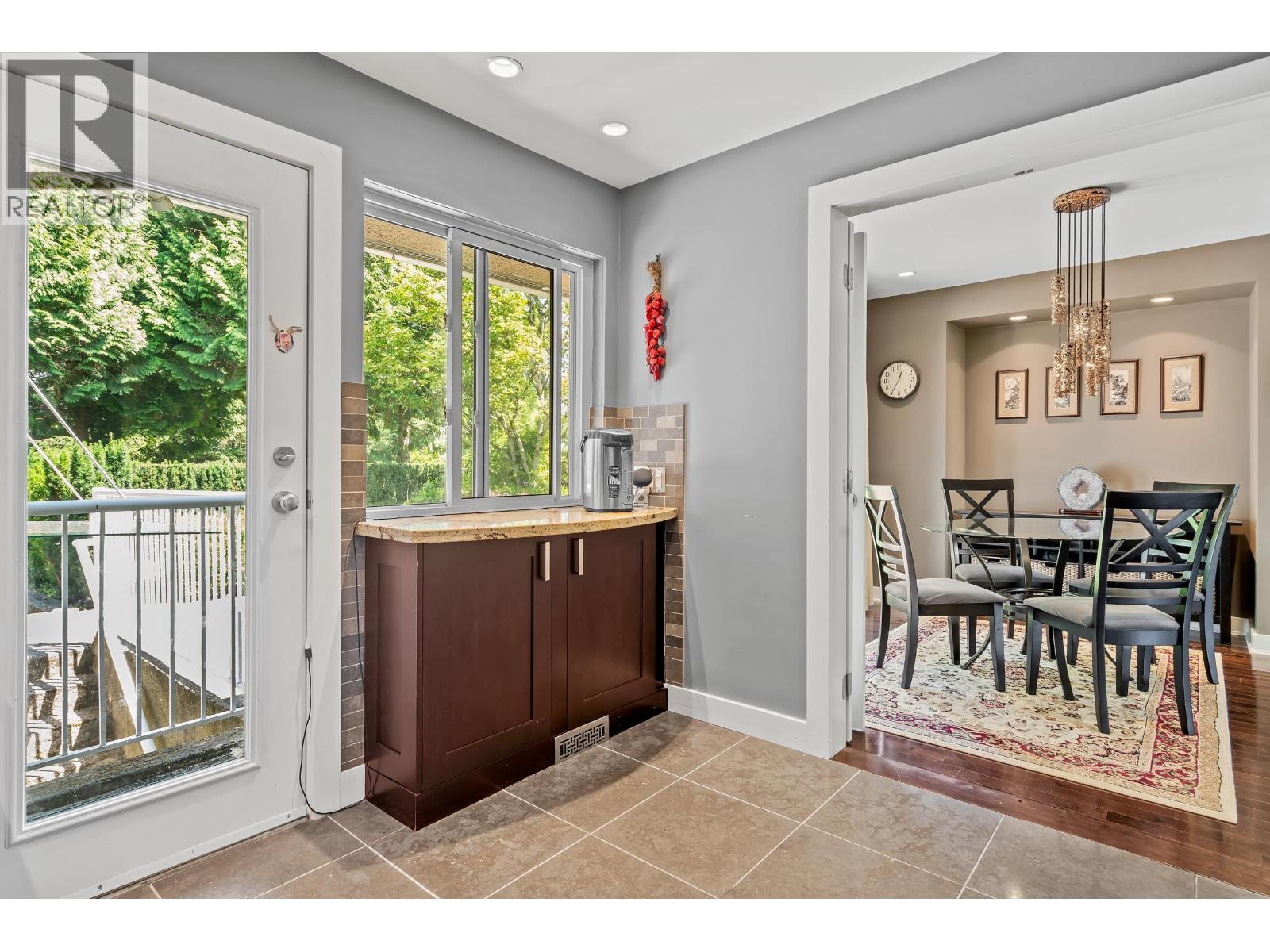 7965 Burnfield Crescent, Burnaby, British Columbia  V5E 2B8 - Photo 9 - R3144500