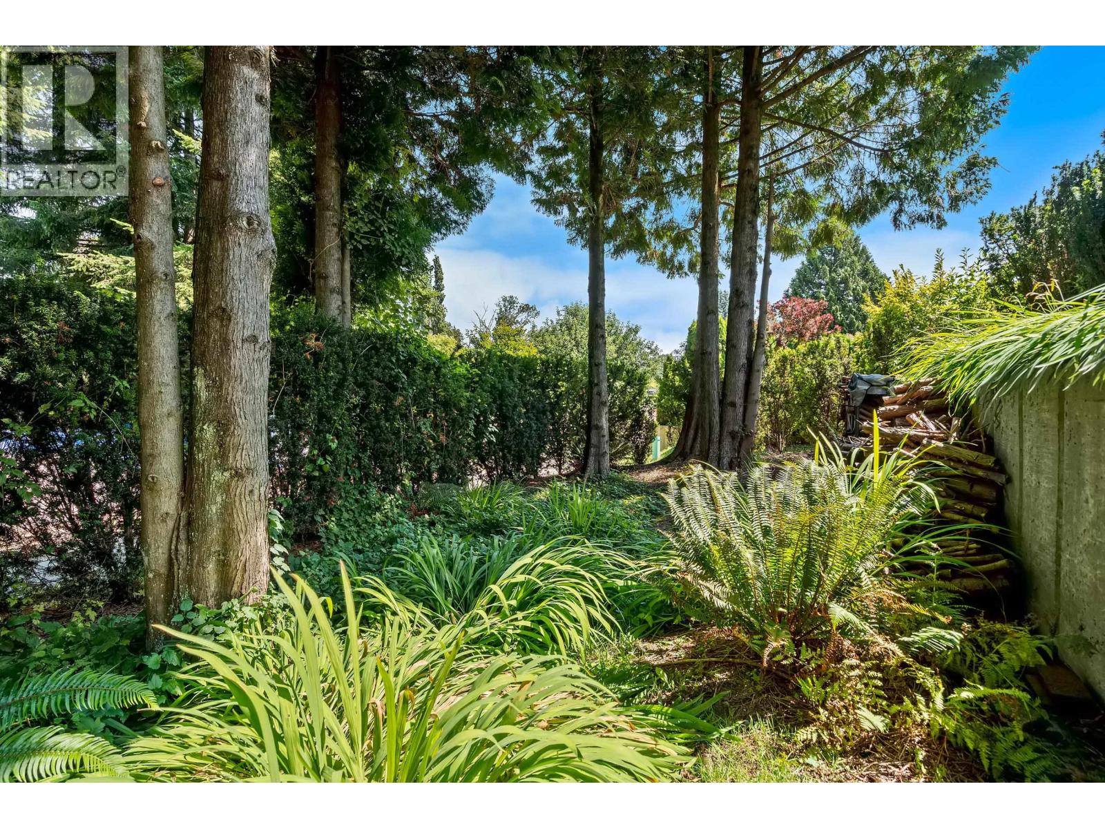 7965 Burnfield Crescent, Burnaby, British Columbia  V5E 2B8 - Photo 31 - R3144500