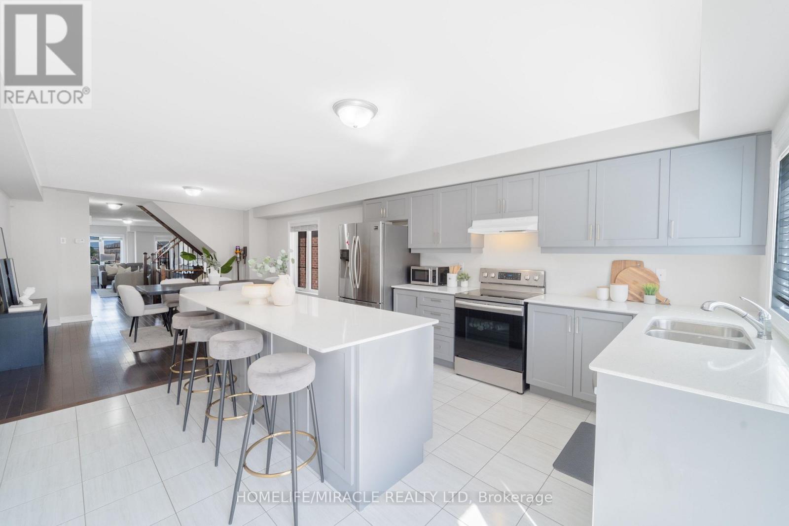 11 Finegan Circle, Brampton, Ontario L7A 4Z7 - Photo 10 - W13542276