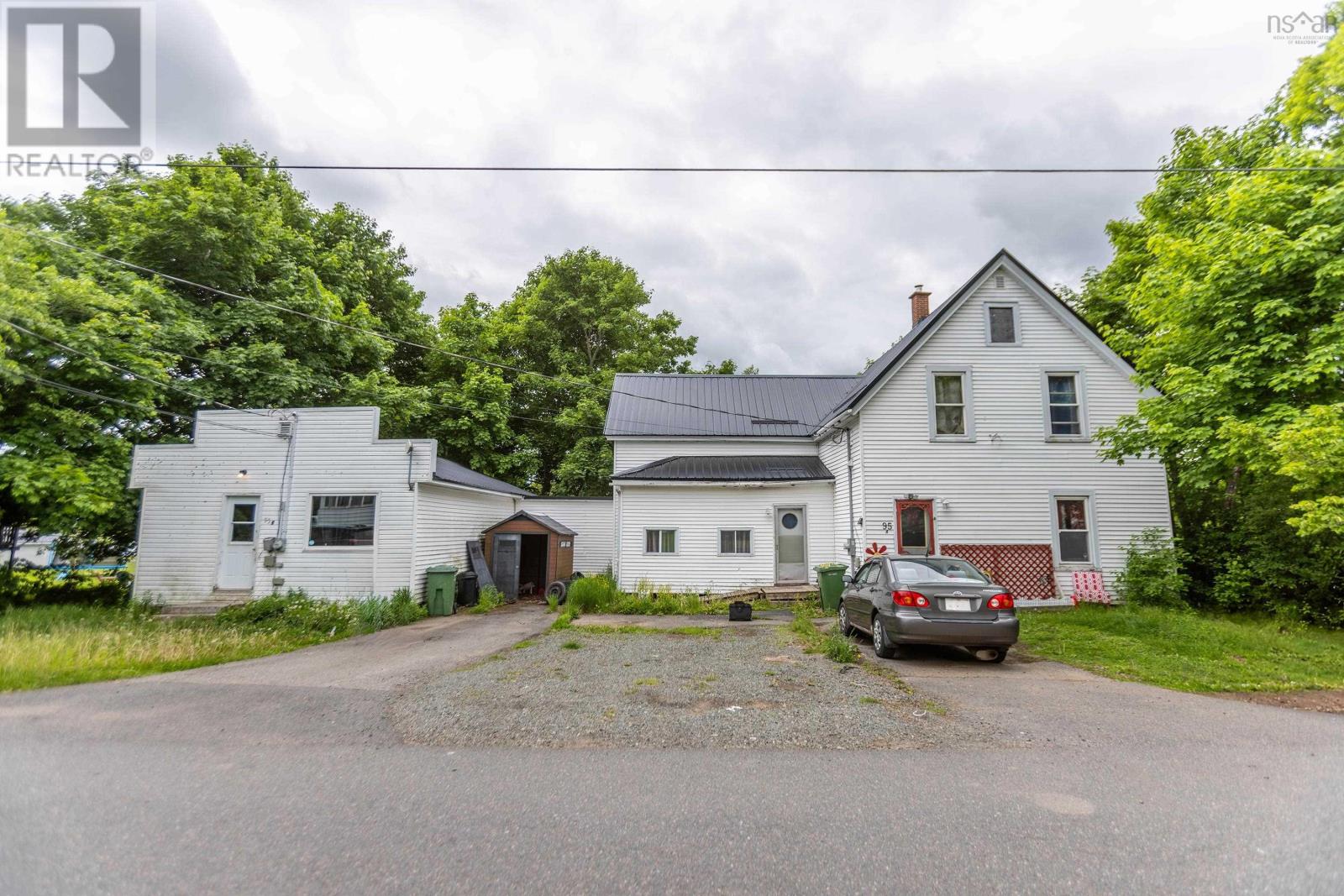 95 Church Street, Springhill, Nova Scotia  B0M 1X0 - Photo 1 - 202601581