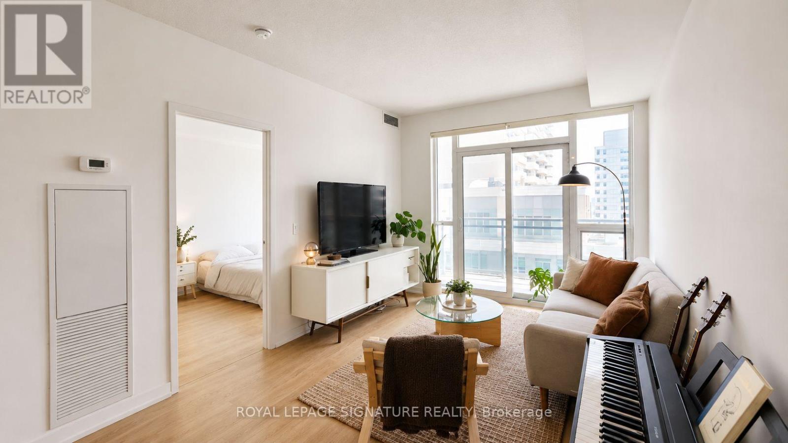 1708 - 89 Dunfield Avenue, Toronto, Ontario  M4S 0A4 - Photo 3 - C13544538