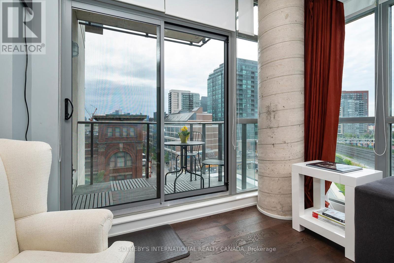 706 - 2 Gladstone Avenue, Toronto, Ontario  M6J 0B2 - Photo 7 - C13544596