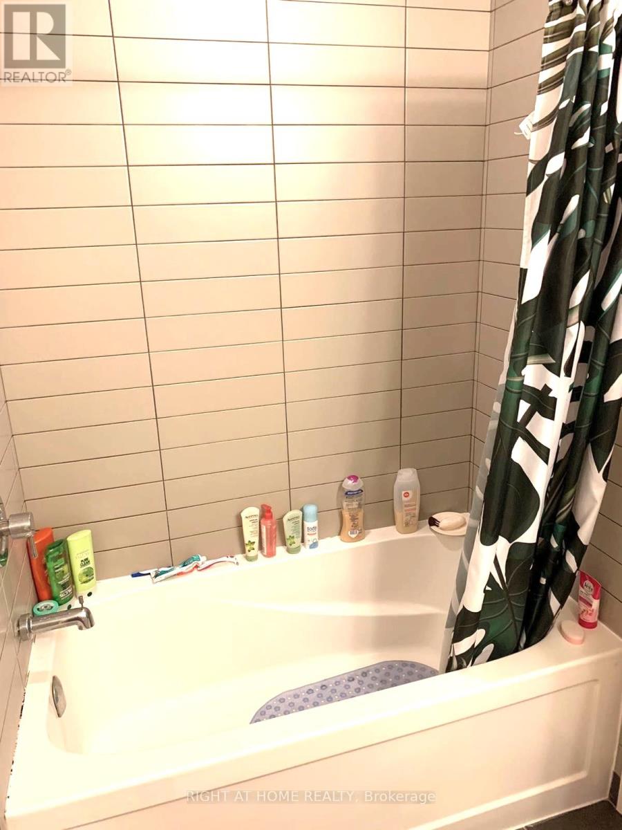 2802 - 30 Roehampton Avenue, Toronto, Ontario  M4P 1R2 - Photo 16 - C13544760