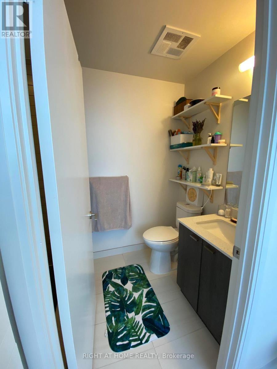2802 - 30 Roehampton Avenue, Toronto, Ontario  M4P 1R2 - Photo 6 - C13544760
