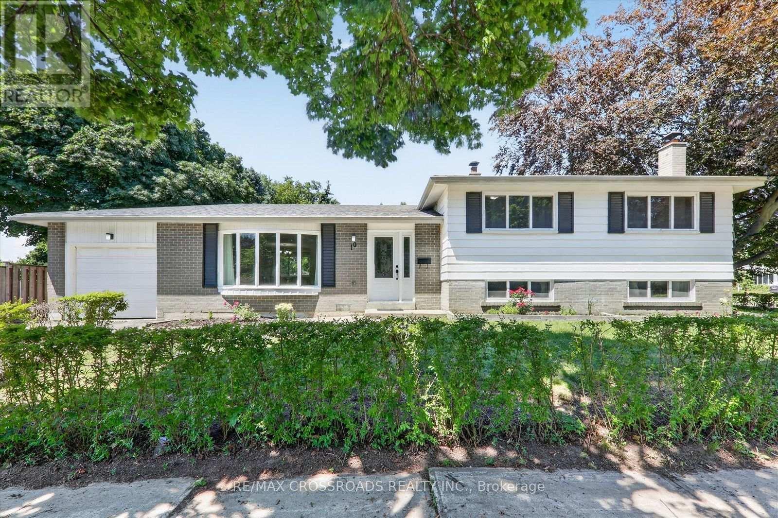 10 GILLBANK CRESCENT S, Toronto (Morningside)