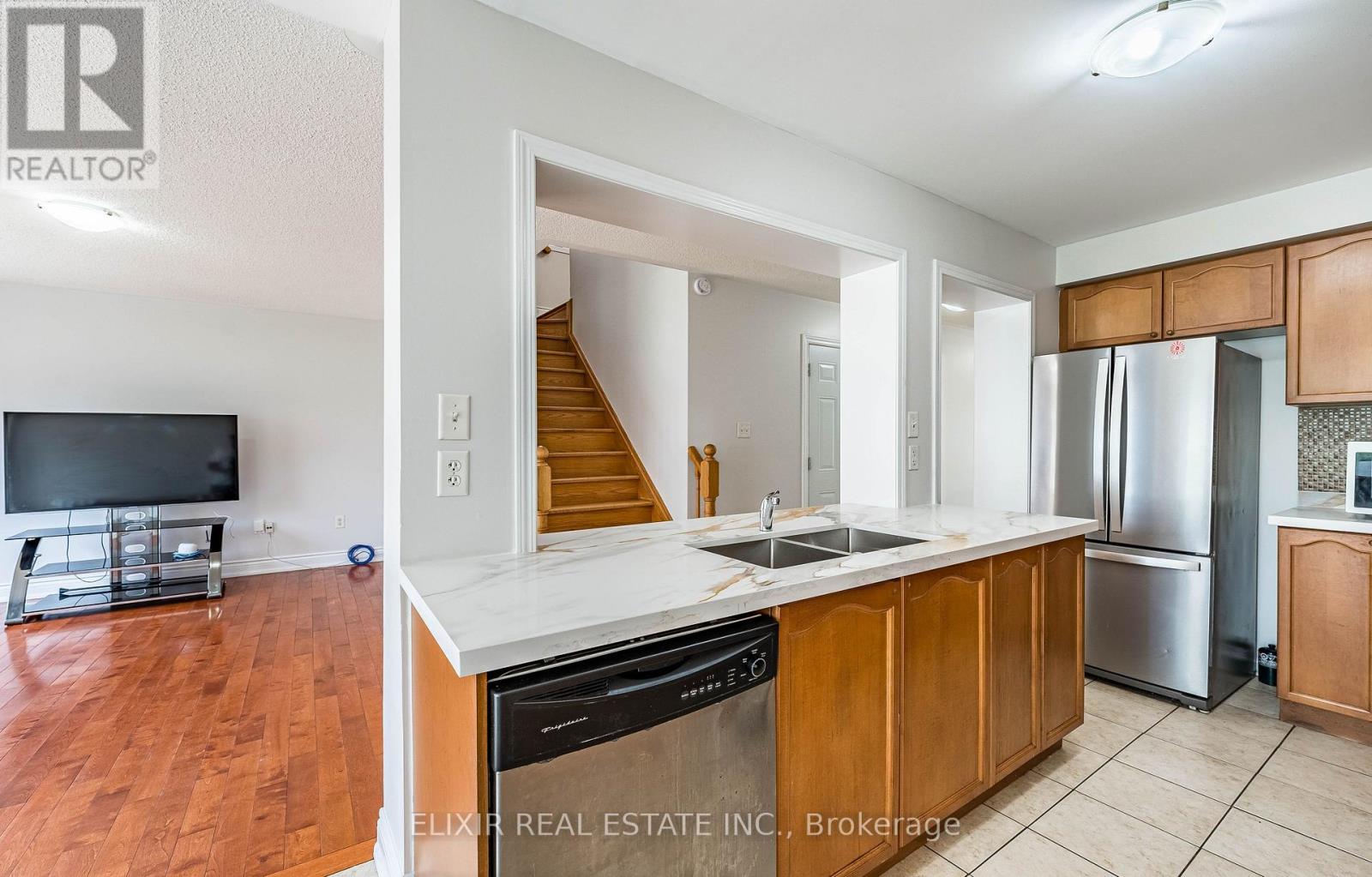 Main Level - 50 Millcar Drive, Toronto, Ontario M1B 6G4 - Photo 5 - E13544518