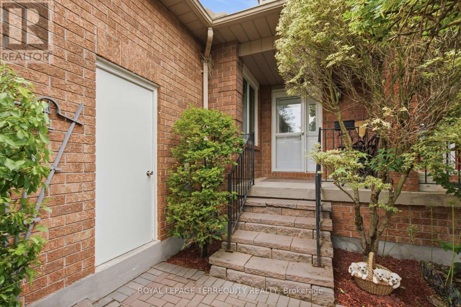 1765 Dufferin Street, Whitby, Ontario  L1N 1B5 - Photo 3 - E13544568
