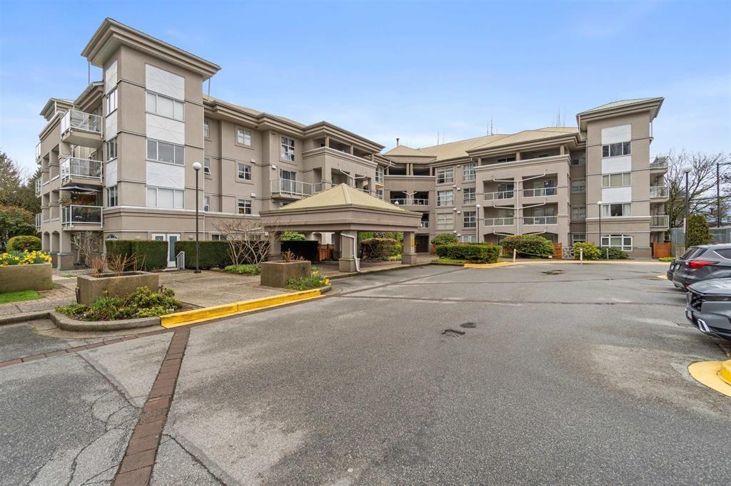407 10533 UNIVERSITY DRIVE, Surrey, British Columbia