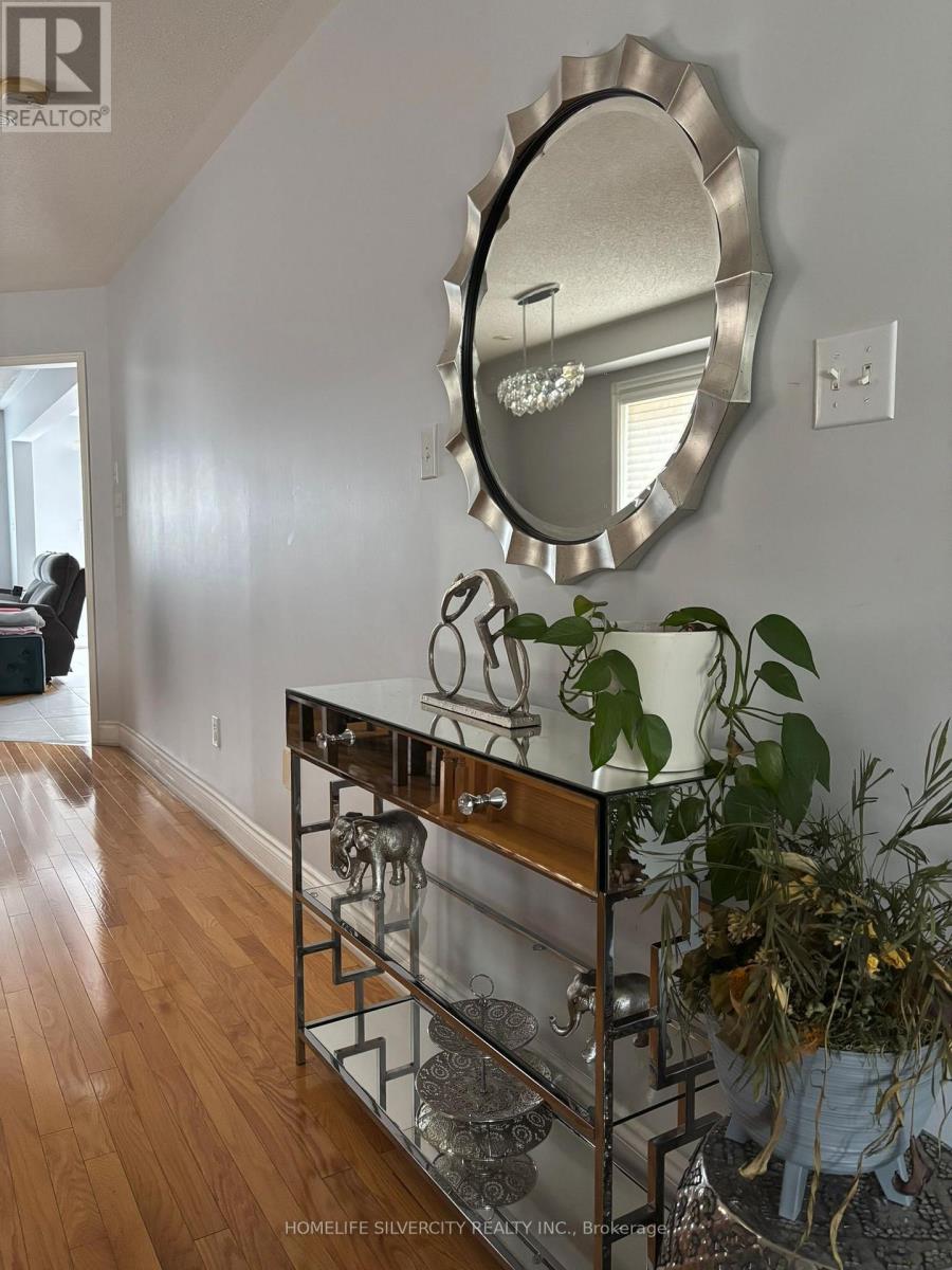 111 Edward Jeffreys Avenue, Markham, Ontario  L6E 1W1 - Photo 2 - N13544618