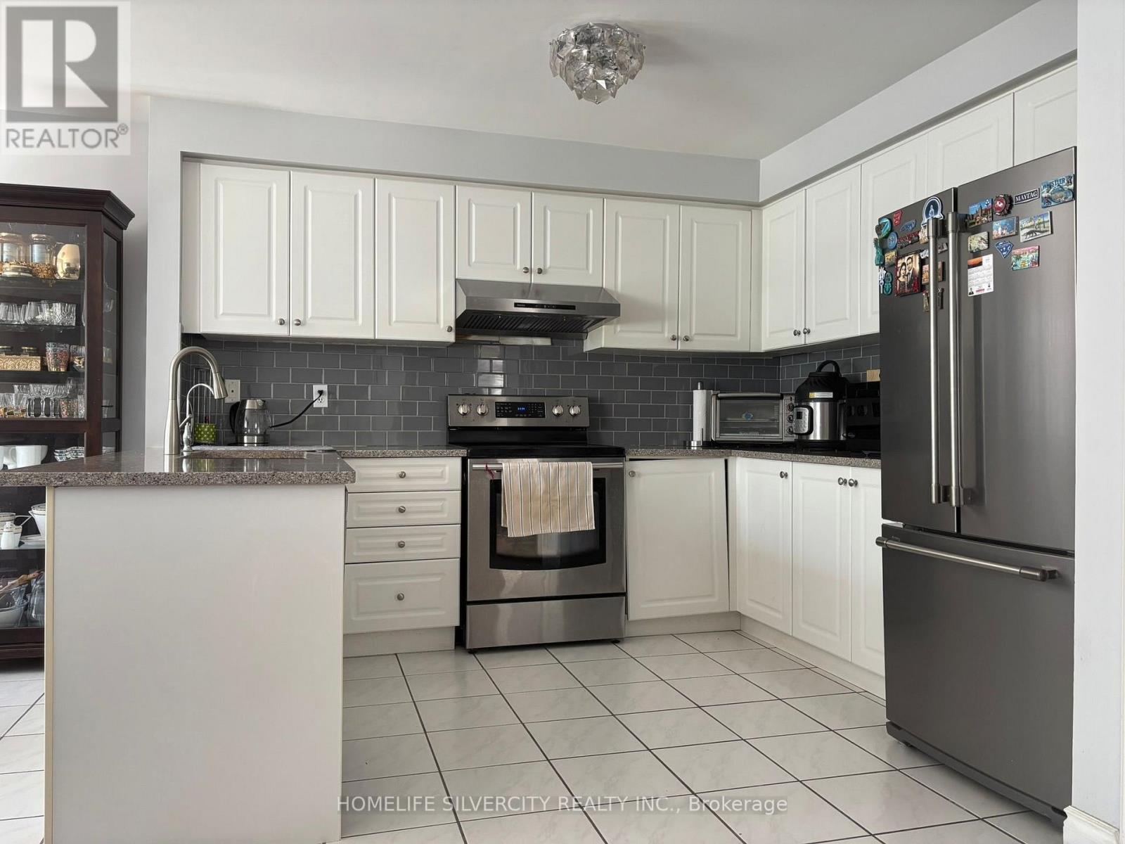 111 Edward Jeffreys Avenue, Markham, Ontario  L6E 1W1 - Photo 4 - N13544618
