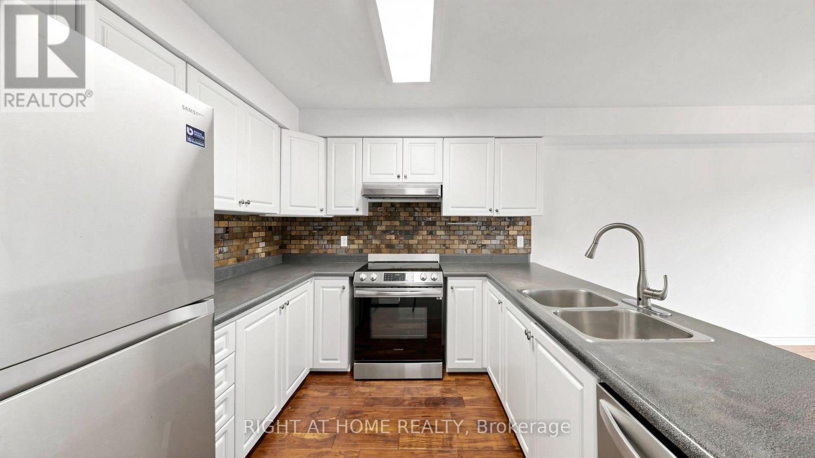 206 Fairwood Drive, Georgina, Ontario  L4P 3Y5 - Photo 11 - N13544736