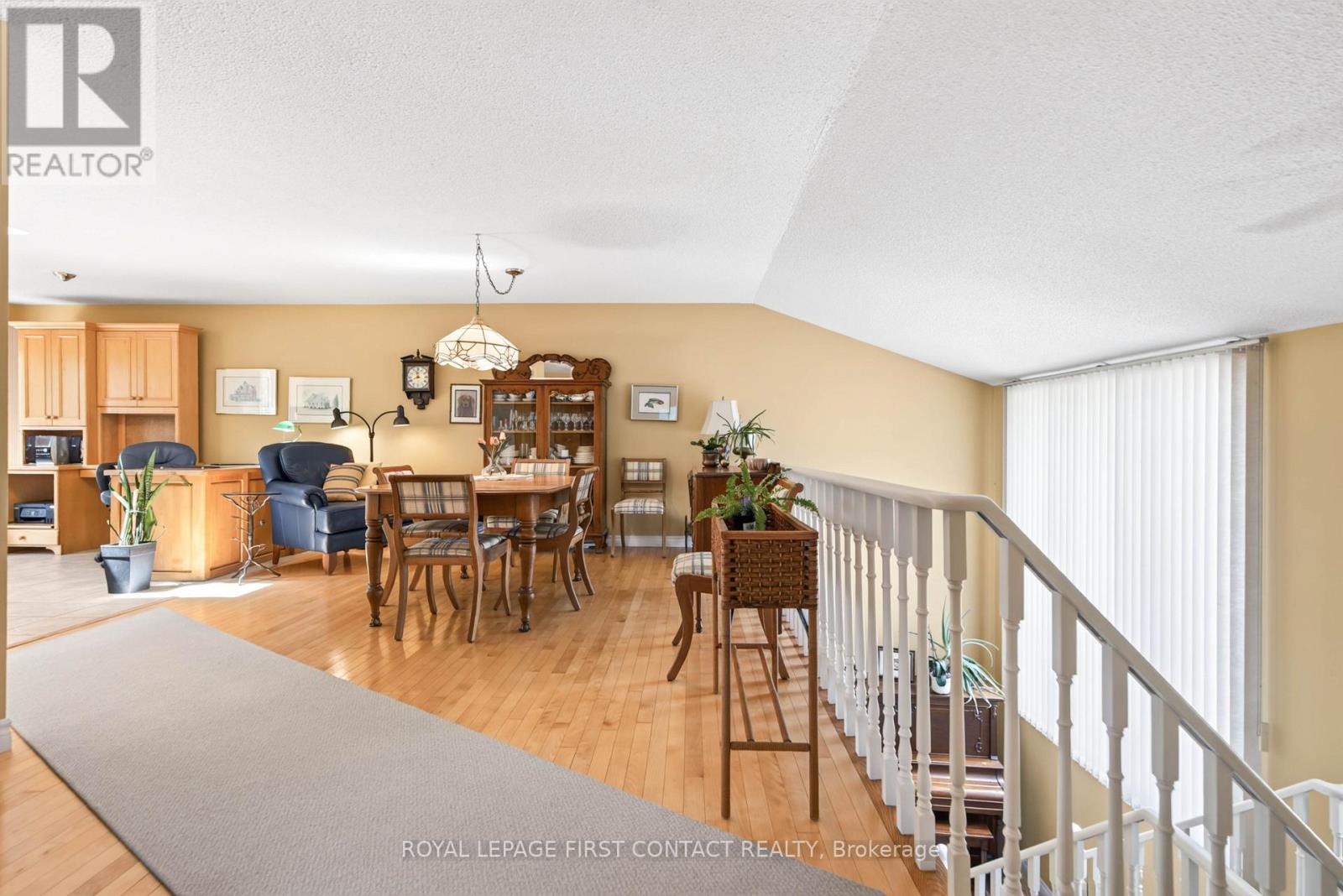 180 Burns Circle, Barrie (Letitia Heights), Ontario  L4N 6A8 - Photo 3 - S13544718
