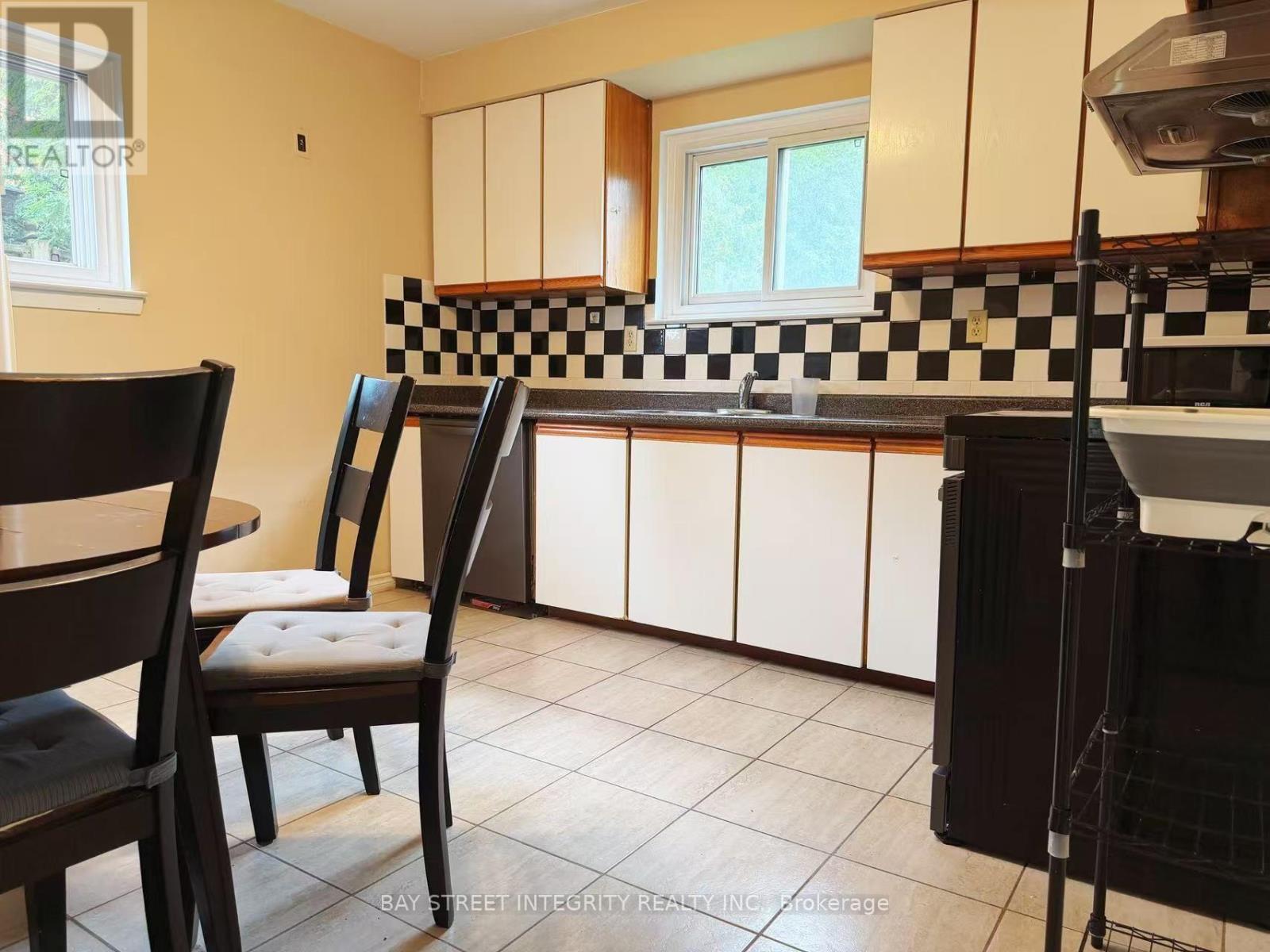 1&2 Fl - 21 Kingslake Road, Toronto, Ontario M2J 3E2 - Photo 7 - C13541434