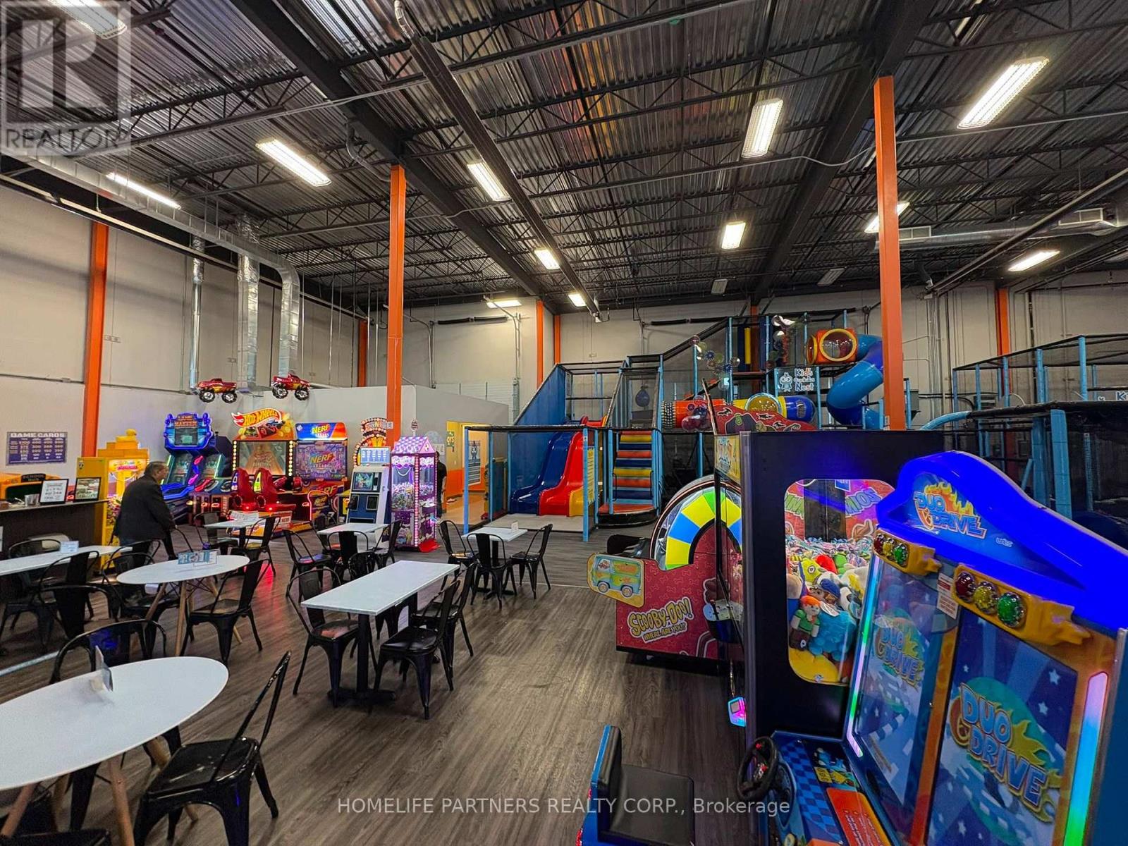 Units 1 - 4 - 155 Industrial Parkway S, Aurora, Ontario  L4G 3V5 - Photo 3 - N13155228