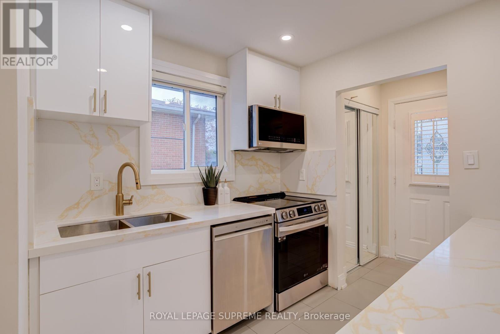 143 Voltarie Crescent, Mississauga, Ontario  L5A 2A5 - Photo 11 - W13544502