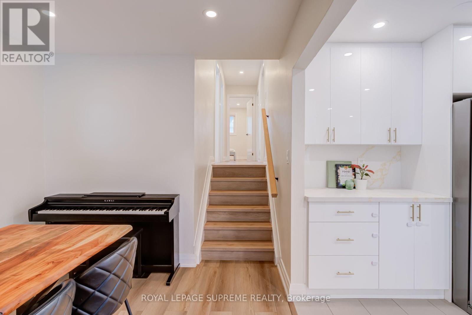 143 Voltarie Crescent, Mississauga, Ontario  L5A 2A5 - Photo 14 - W13544502