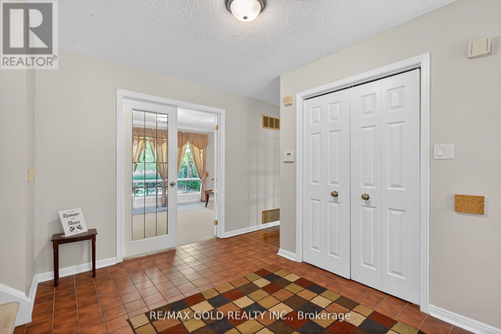 14 Cairnmore Court, Brampton, Ontario L6Z 1T6 - Photo 5 - W13544516