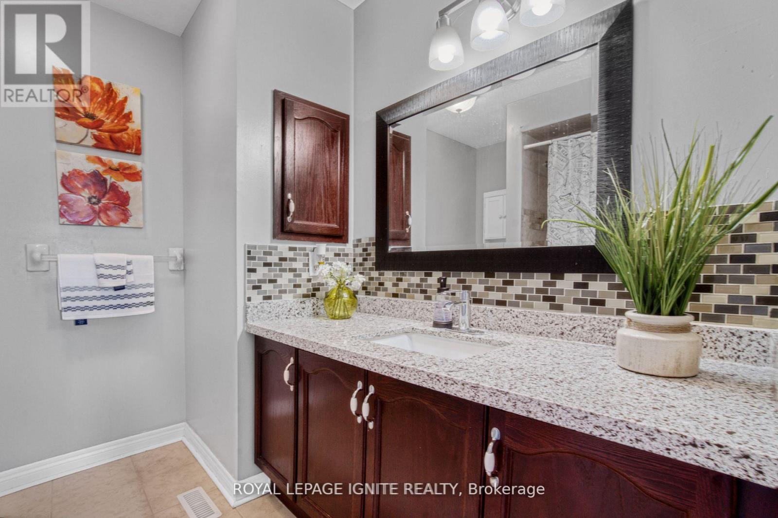 Upper - 50 Marycroft Court, Brampton, Ontario  L7A 2G3 - Photo 18 - W13544642