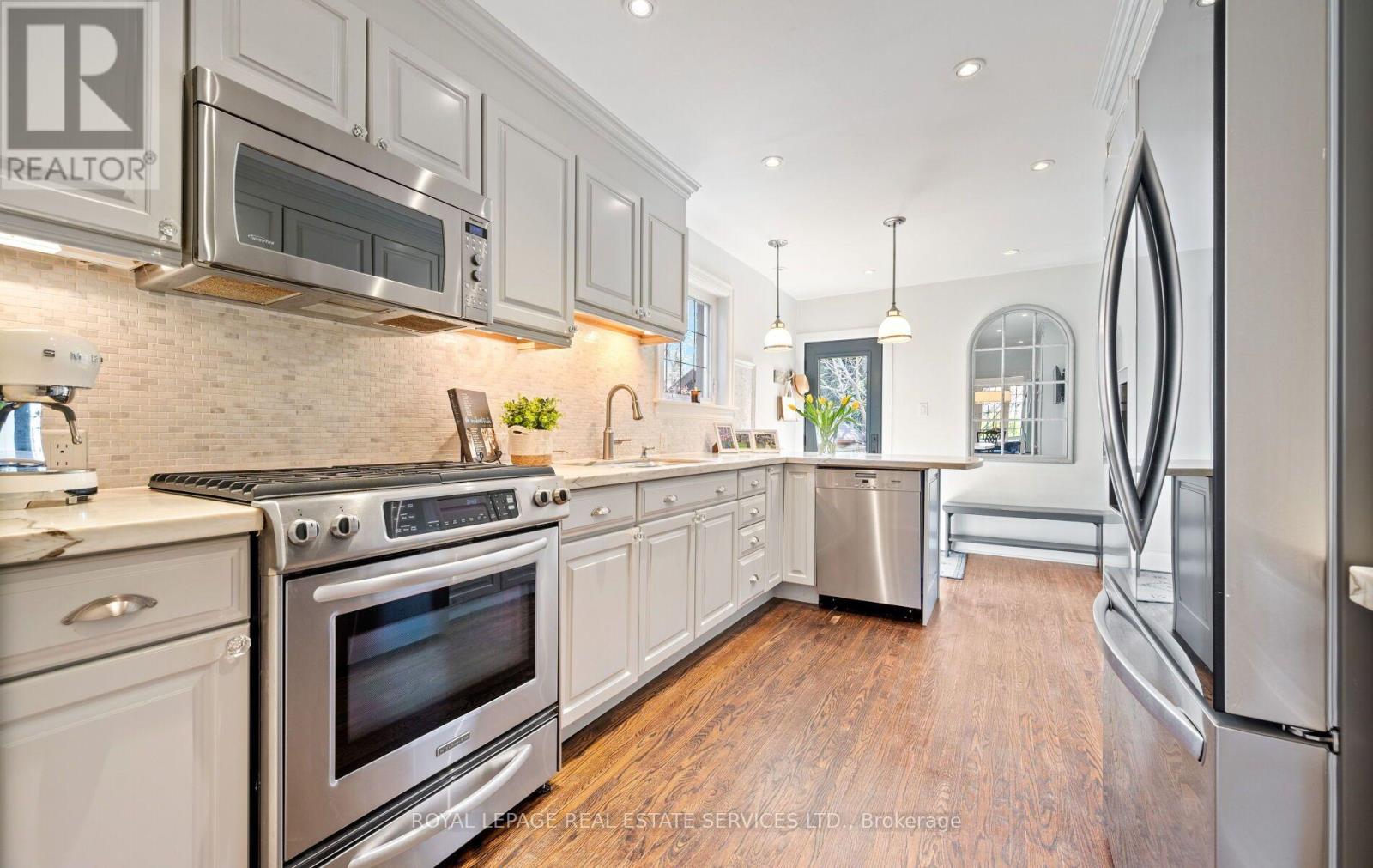 60 Thompson Avenue, Toronto, Ontario  M8Z 3T4 - Photo 11 - W13544646