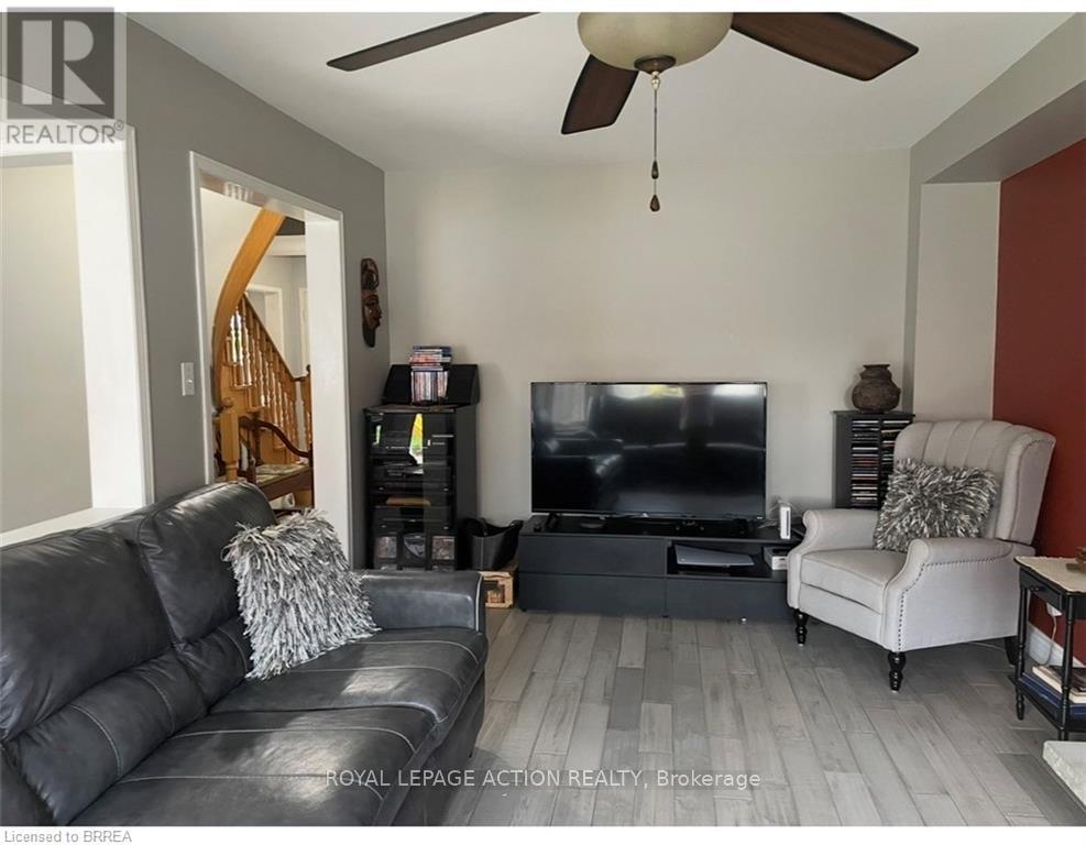 30 Hollybush Street, Brampton, Ontario  L6R 1A5 - Photo 7 - W13544706