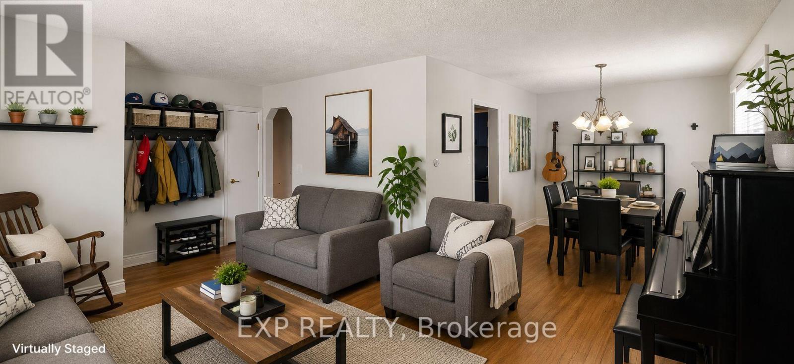 32 Guest Street, Brampton, Ontario  L6W 1T8 - Photo 3 - W13544710
