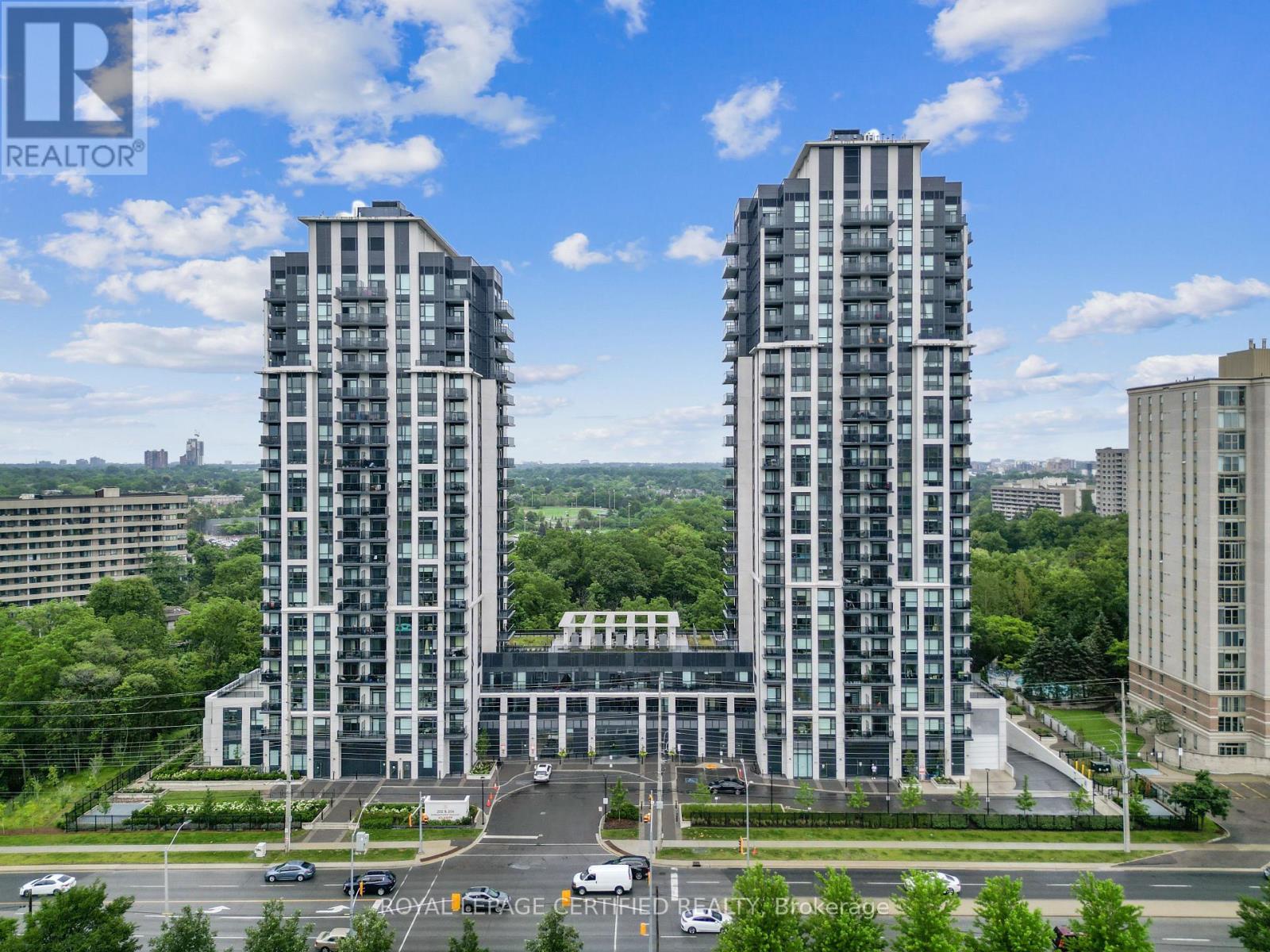 1803 - 202 Burnhamthorpe Road E, Mississauga, Ontario  L5A 4L4 - Photo 2 - W13544722
