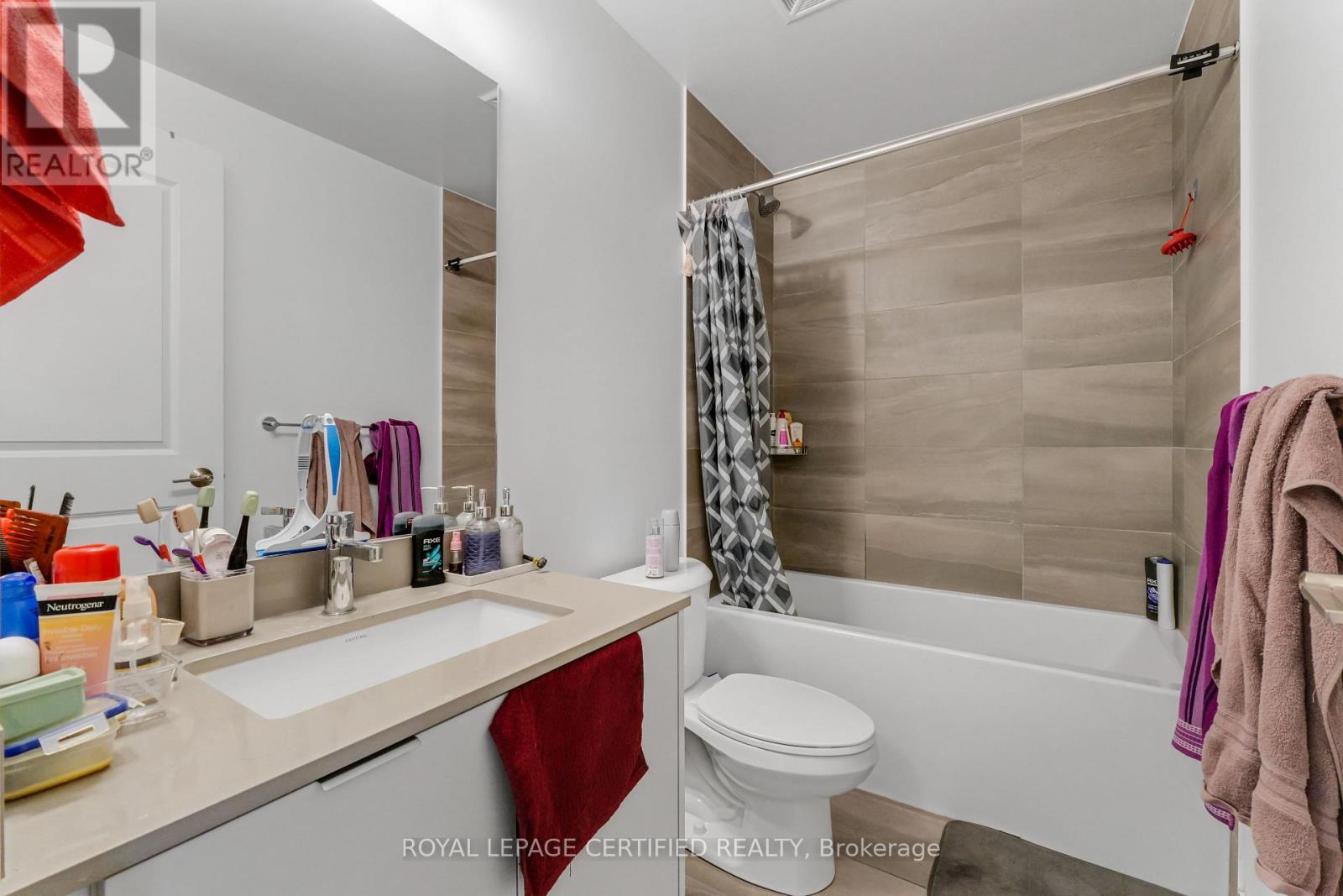 1803 - 202 Burnhamthorpe Road E, Mississauga, Ontario  L5A 4L4 - Photo 9 - W13544722