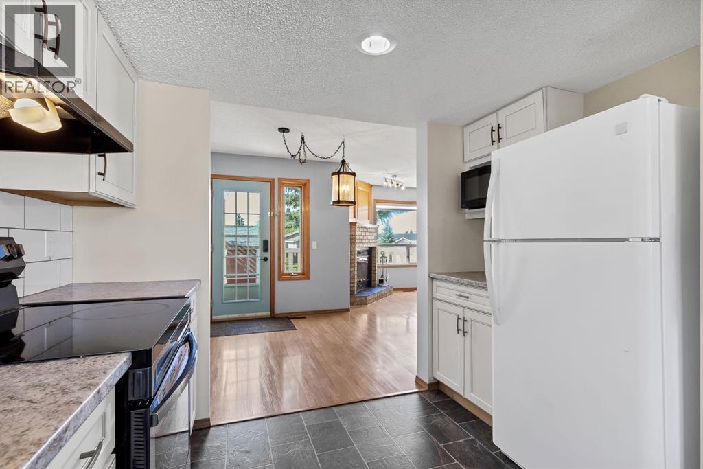 98 Everglade Drive SE, Airdrie, Alberta  T4B 2E8 - Photo 8 - A2325519