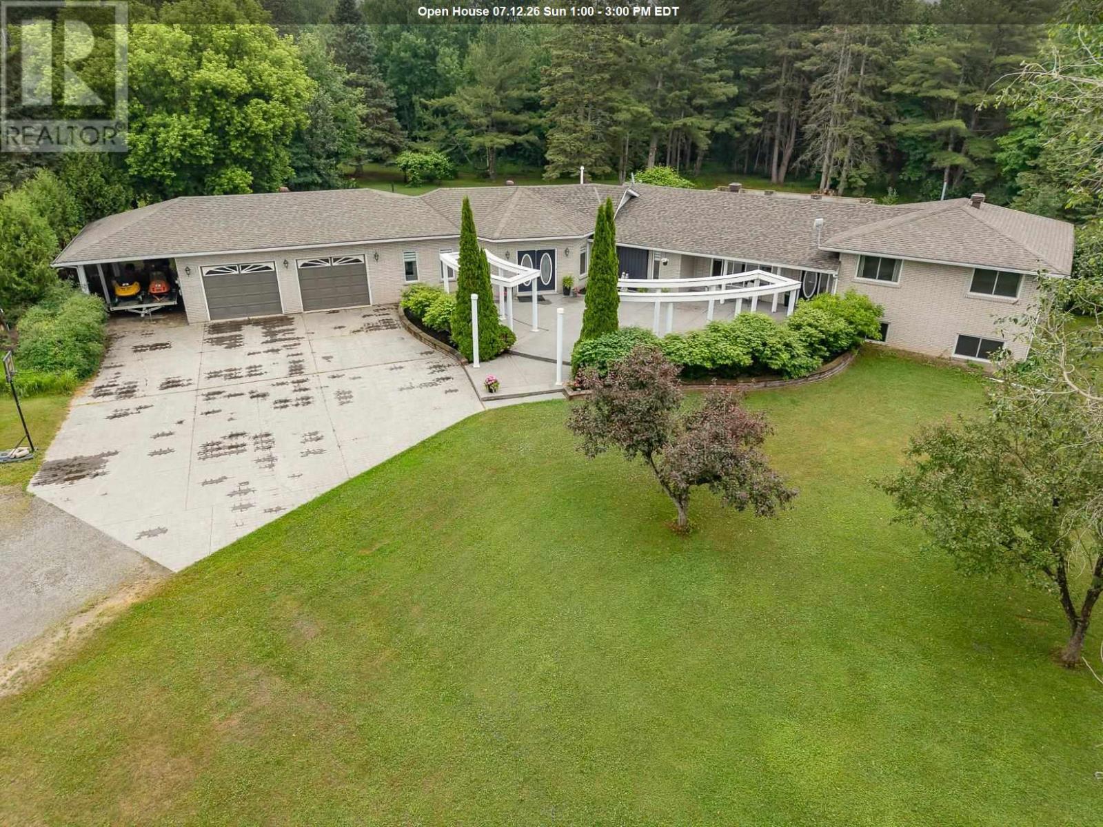 840 Walls Rd, Prince Township, Ontario  P6A 6K4 - Photo 1 - SM261786