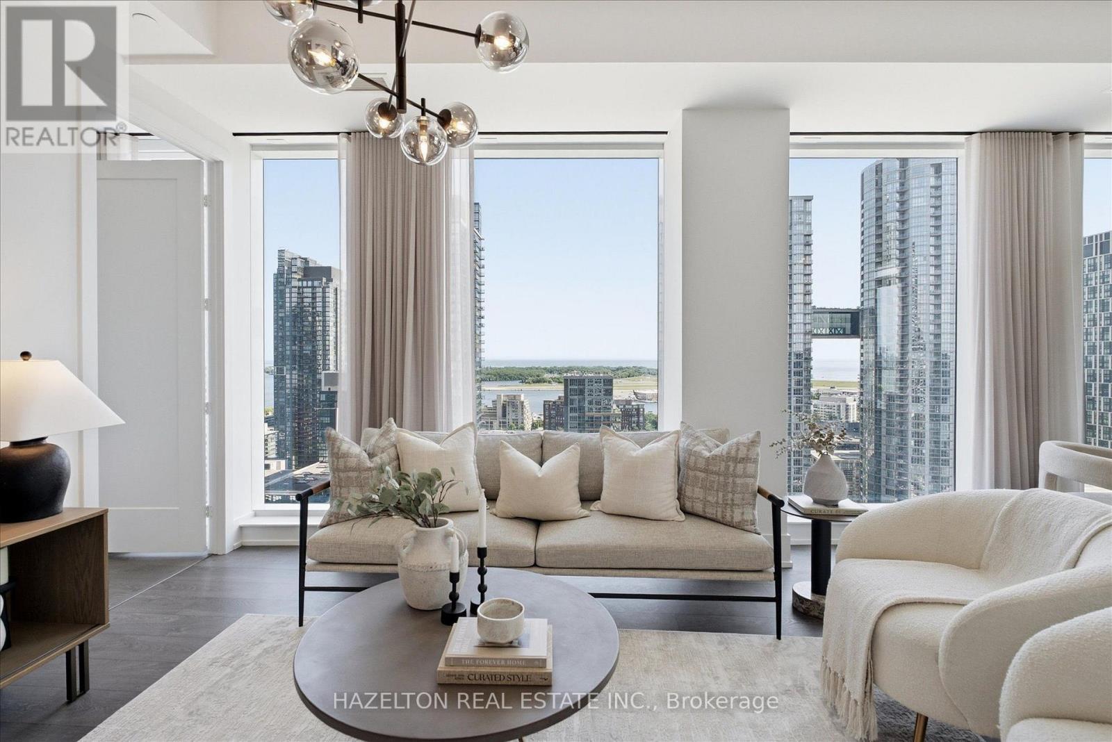 <div class="slider-price">$1,549,000</div><p>1915 - 480 Front Street W, Toronto, Ontario</p>