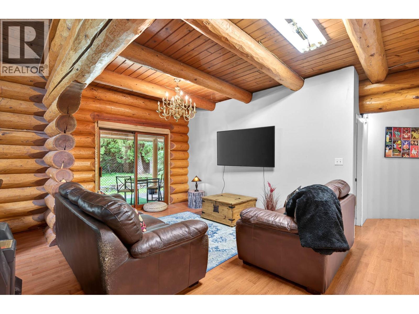 6041 Creek Side Road, Barriere, British Columbia  V0E 1E0 - Photo 10 - 10391438