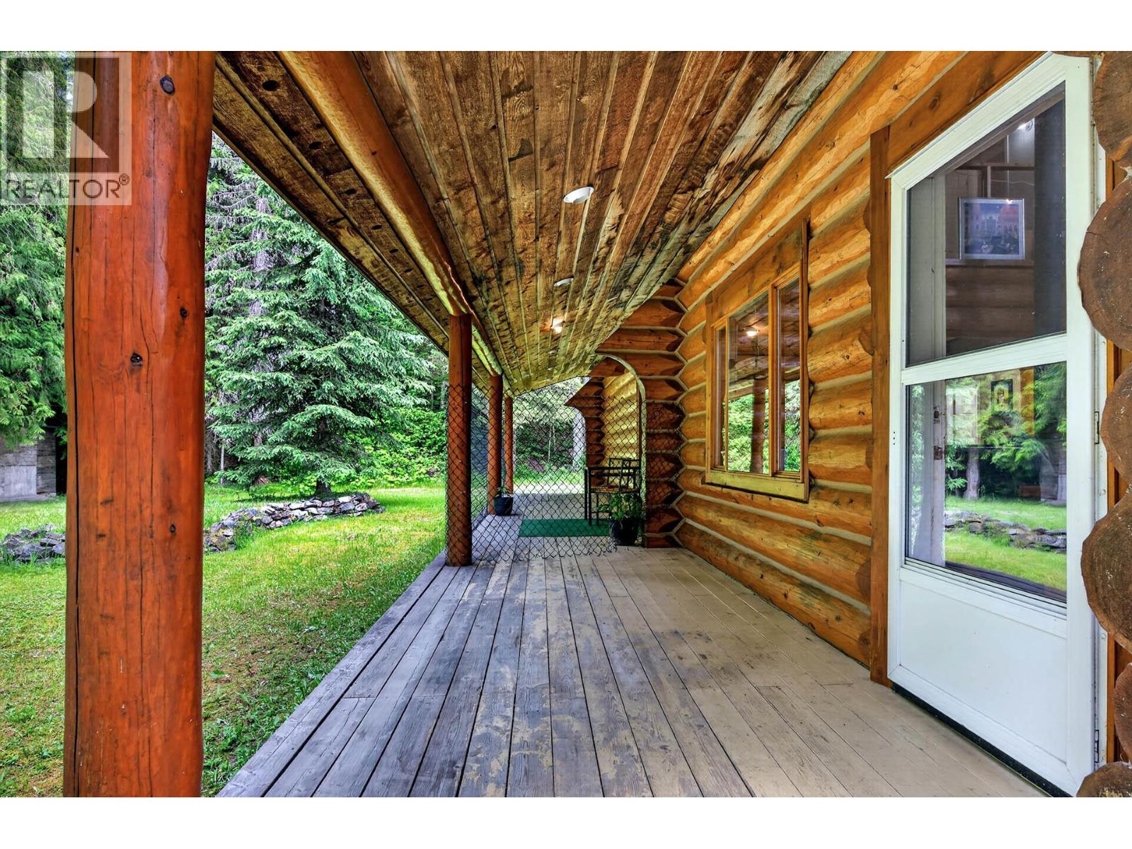6041 Creek Side Road, Barriere, British Columbia  V0E 1E0 - Photo 32 - 10391438