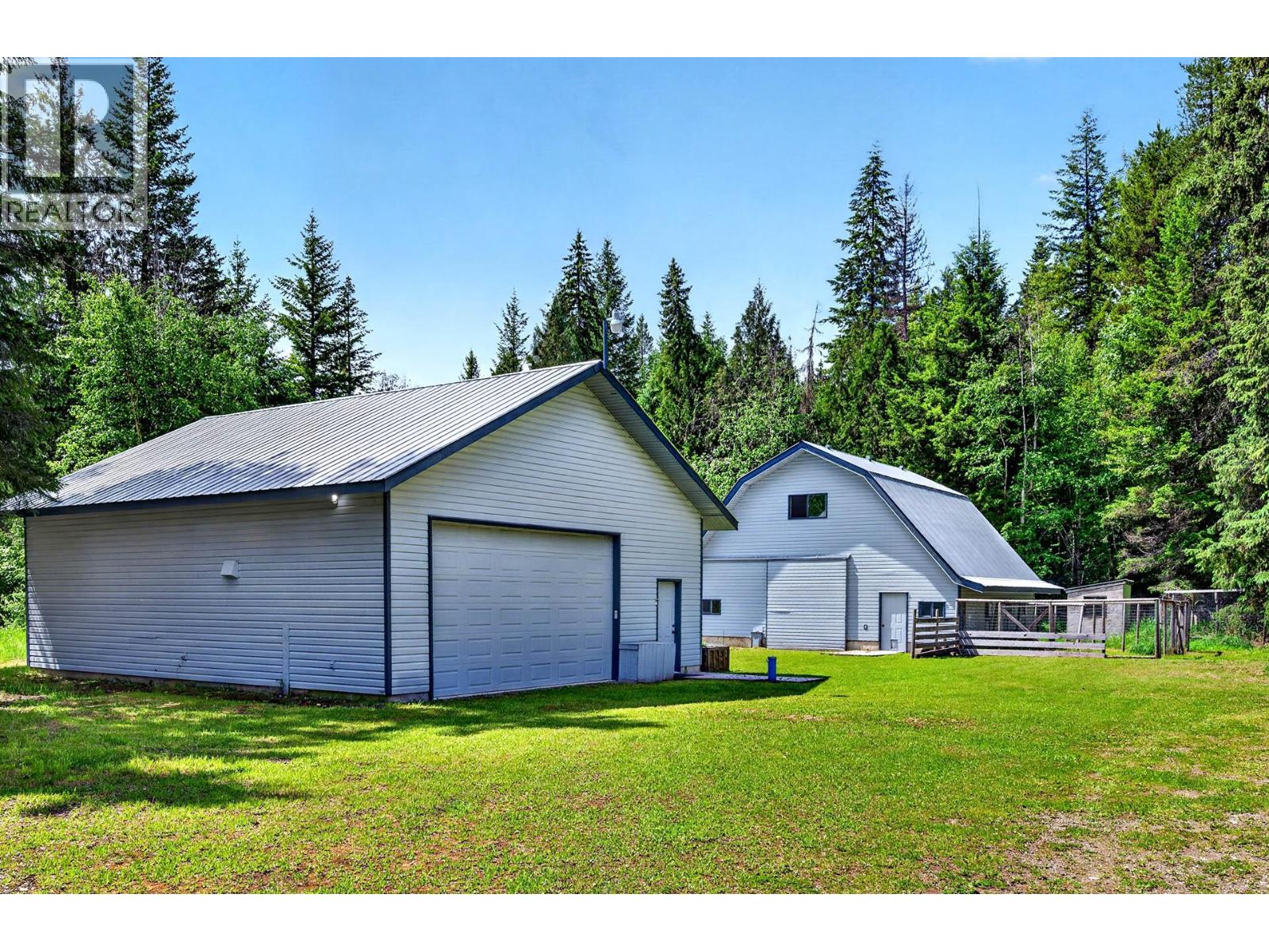 6041 Creek Side Road, Barriere, British Columbia  V0E 1E0 - Photo 5 - 10391438