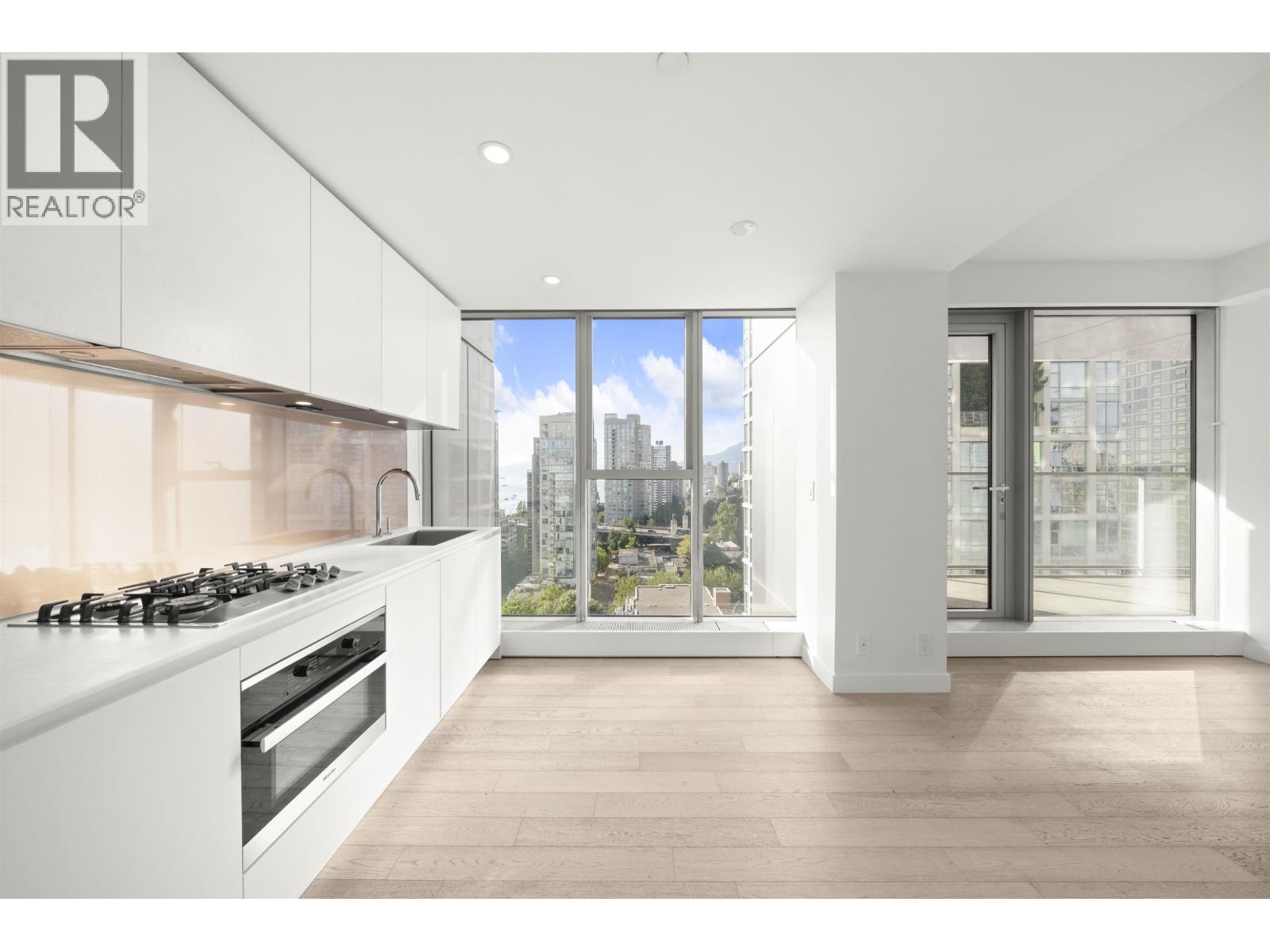1907 1480 Howe Street, Vancouver, British Columbia  V6Z 0G5 - Photo 3 - R3144614
