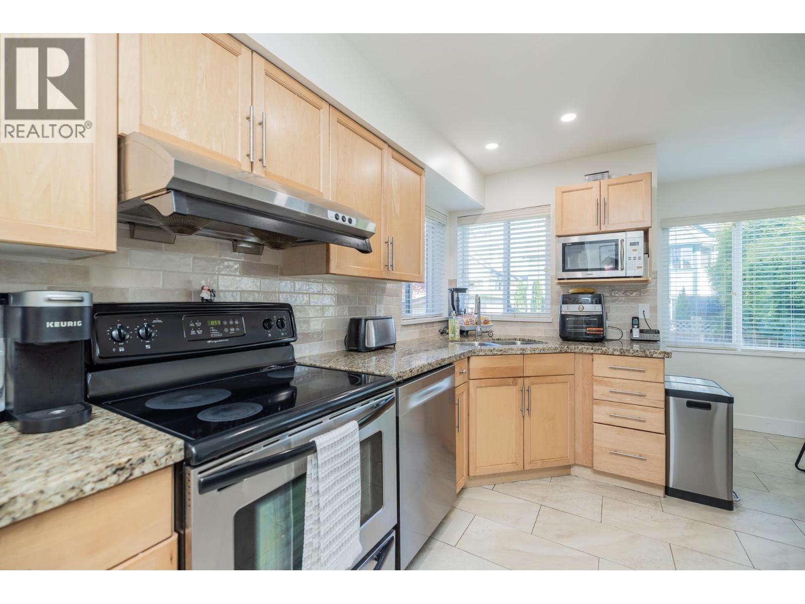 2796 Goldstream Crescent, Coquitlam, British Columbia  V3C 5G9 - Photo 12 - R3144126