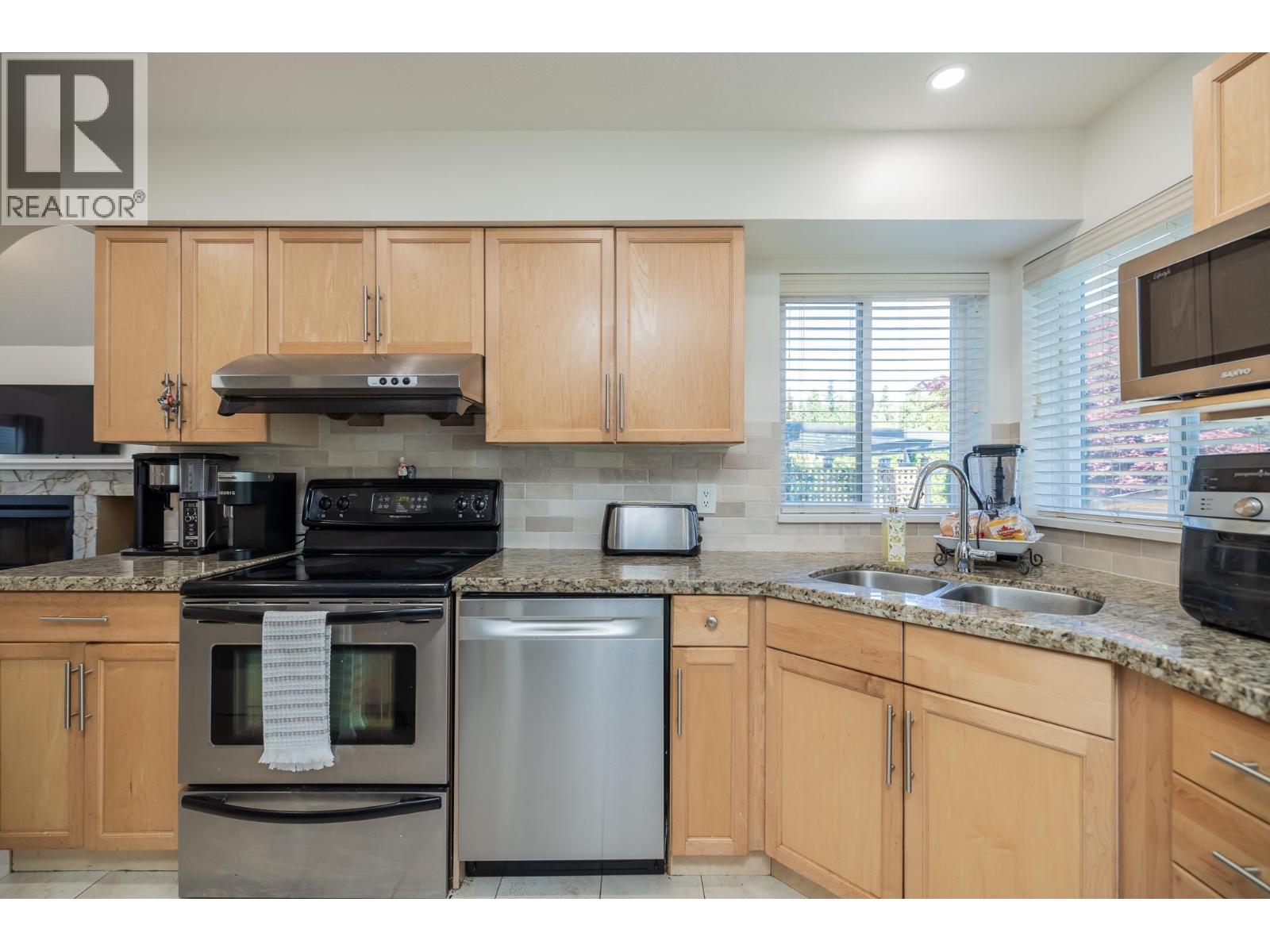 2796 Goldstream Crescent, Coquitlam, British Columbia  V3C 5G9 - Photo 13 - R3144126