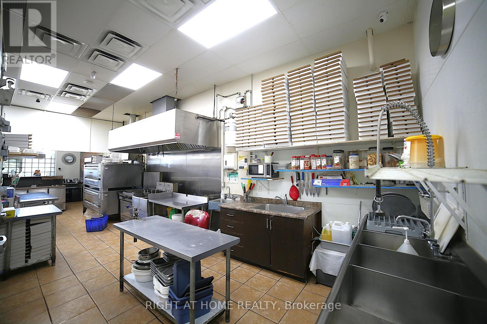 6 - 15 Lockport Way, Hamilton, Ontario  L8E 0H8 - Photo 7 - X13538468