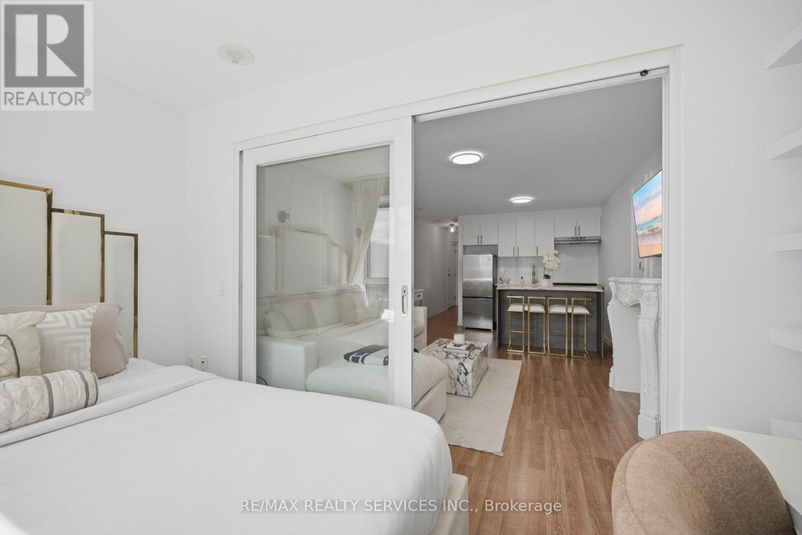 310 - 15 Maplewood Avenue, Toronto, Ontario  M6C 4B4 - Photo 10 - C13544908