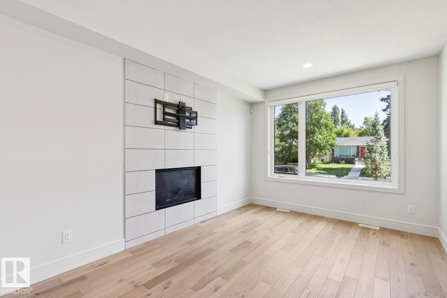 8928 148 St NW, Edmonton, Alberta  T5R 1A1 - Photo 4 - E4497920