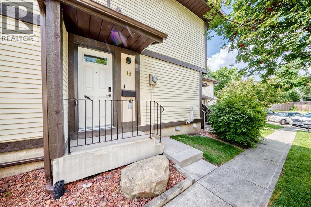 13, 115 Bergen Road NW, Calgary