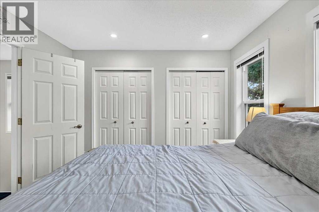 39 Bridlewood Avenue SW, Calgary, Alberta  T2Y 3T3 - Photo 22 - A2323974