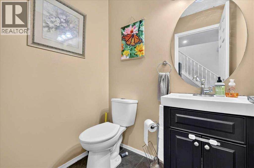 39 Bridlewood Avenue SW, Calgary, Alberta  T2Y 3T3 - Photo 17 - A2323974