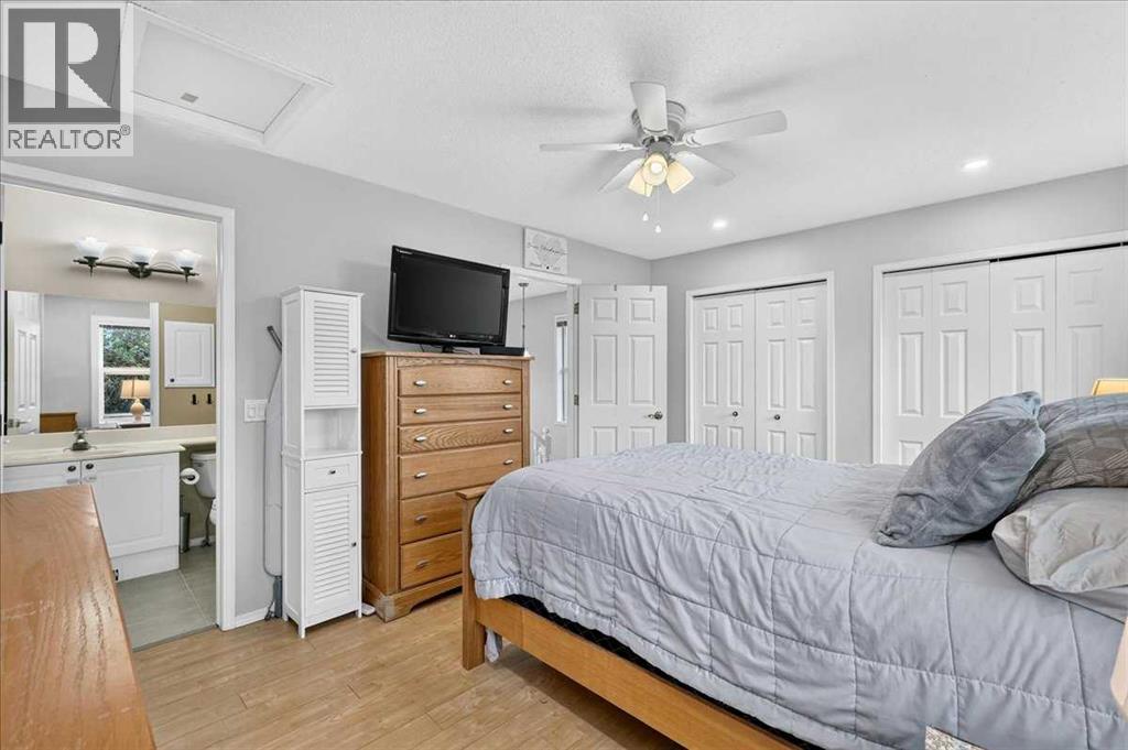 39 Bridlewood Avenue SW, Calgary, Alberta  T2Y 3T3 - Photo 21 - A2323974
