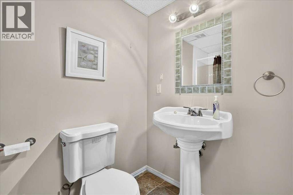 39 Bridlewood Avenue SW, Calgary, Alberta  T2Y 3T3 - Photo 35 - A2323974