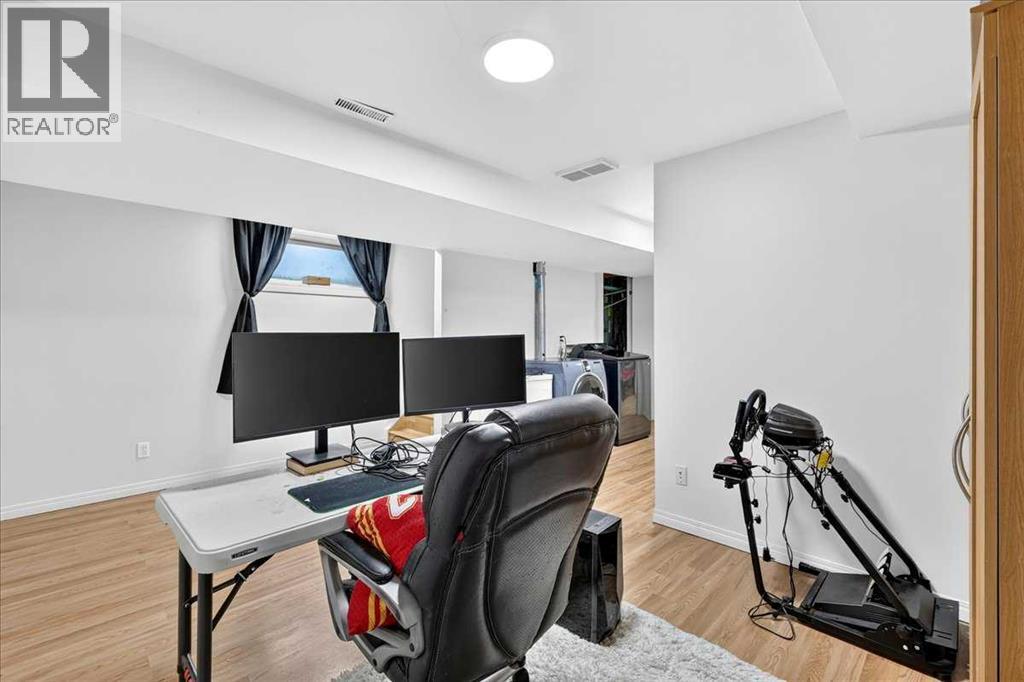 39 Bridlewood Avenue SW, Calgary, Alberta  T2Y 3T3 - Photo 30 - A2323974