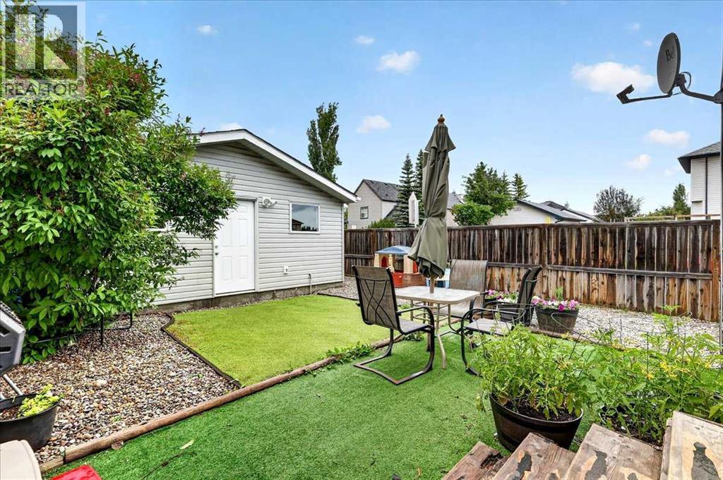 39 Bridlewood Avenue SW, Calgary, Alberta  T2Y 3T3 - Photo 37 - A2323974